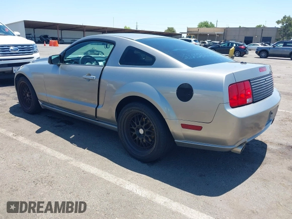 2008 Ford Mustang GT Deluxe with VIN 1ZVHT82H485168327, listed as a IAAI auction lot 42465727 with 115,187 mi miles and . Bid and sale history available at DreamBid. Image 3.