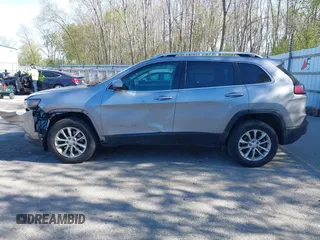 2019 Jeep Cherokee Latitude z VIN 1C4PJMCB2KD194252, wystawiony jako IAAI lot #42159369 z przebiegiem 110 653 mil mil oraz . Historia ofert i sprzedaży dostępna na DreamBid. Obrazek 14.