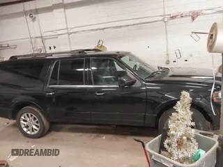 2015 Ford Expedition EL Limited with VIN 1FMJK2AT4FEF32331, listed as a IAAI auction lot 42126769 with 200,642 mi miles. Bid and sale history available at carsss.com. Image 13.