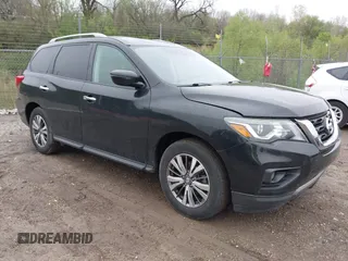 2018 Nissan Pathfinder S z VIN 5N1DR2MN7JC640629, wystawiony jako IAAI lot #42170013 z przebiegiem 132 259 mil mil oraz . Historia ofert i sprzedaży dostępna na DreamBid. Obrazek 1.