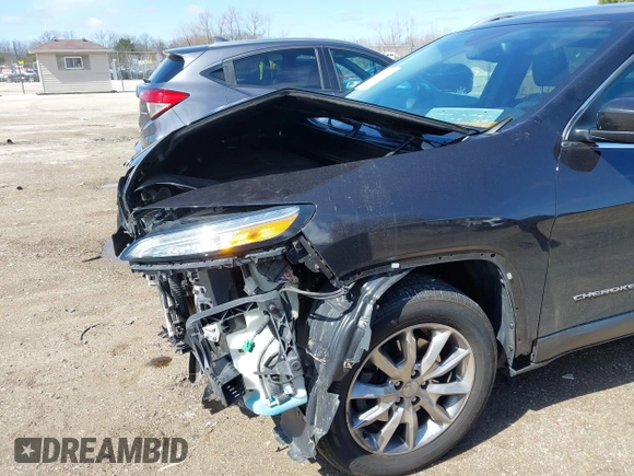 2014 Jeep Cherokee Limited with VIN 1C4PJMDS2EW153305, listed as a IAAI auction lot 41908007 with 88,015 mi miles. Bid and sale history available at carsss.com. Image 18.