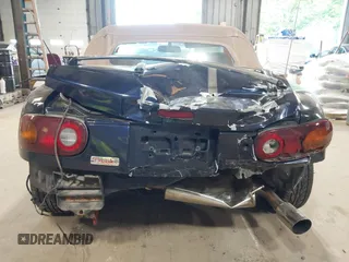 1996 Mazda MX-5 Miata z VIN JM1NA3534T0708649, wystawiony jako IAAI lot #42369564 z przebiegiem 202 690 mil mil oraz . Historia ofert i sprzedaży dostępna na DreamBid. Obrazek 8.