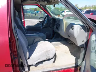 1996 Chevrolet Blazer z VIN 1GNDT13W7T2254321, wystawiony jako IAAI lot #42222288 z przebiegiem Nie podano mil oraz . Historia ofert i sprzedaży dostępna na DreamBid. Obrazek 5.