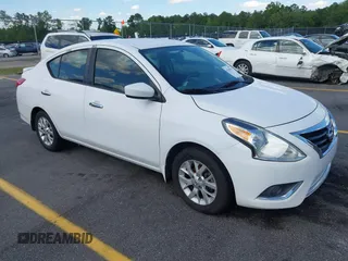 2017 Nissan Versa S Plus z VIN 3N1CN7AP3HL834509, wystawiony jako IAAI lot #42147511 z przebiegiem 232 482 mil mil oraz . Historia ofert i sprzedaży dostępna na DreamBid. Obrazek 1.