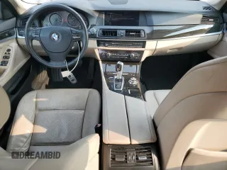 2013 BMW 5 Series 528i xDrive z VIN WBAXH5C51DD107887, wystawiony jako Copart lot #59550505 z przebiegiem 89 537 mil mil oraz Szkoda całkowita • Salvage title. Historia ofert i sprzedaży dostępna na DreamBid. Obrazek 8.