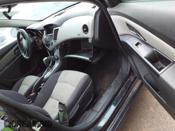 2014 Chevrolet Cruze LS with VIN 1G1PA5SH1E7326487, listed as a IAAI auction lot 42111515 with 126,685 mi miles and . Bid and sale history available at DreamBid. Image 5.