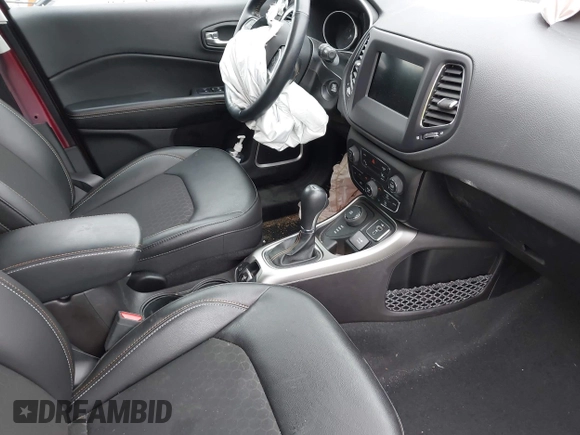 2021 Jeep Compass Latitude with VIN 3C4NJDBB1MT597693, listed as a IAAI auction lot 42187958 with 10,454 mi miles and . Bid and sale history available at DreamBid. Image 5.