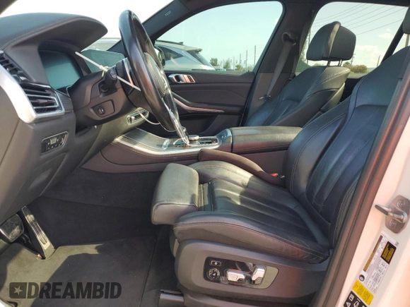 2022 BMW X5 xDrive40i z VIN 5UXCR6C05N9K44844, wystawiony jako Copart lot #52027125 z przebiegiem 50 382 mil mil oraz Nie do naprawy • Non repairable. Historia ofert i sprzedaży dostępna na DreamBid. Obrazek 7.