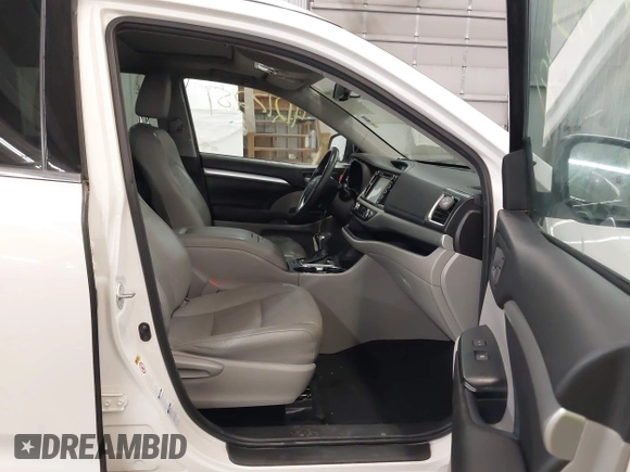 2016 Toyota Highlander XLE z VIN 5TDJKRFH8GS242509, wystawiony jako IAAI lot #41217281 z przebiegiem 203 373 mil mil oraz . Historia ofert i sprzedaży dostępna na DreamBid. Obrazek 5.