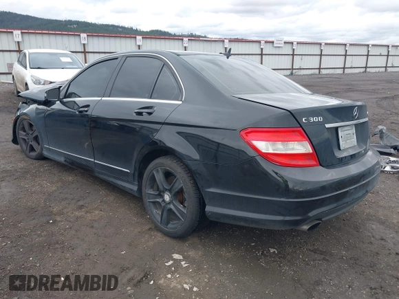 2011 Mercedes-Benz C 300 Sport z VIN WDDGF8BB8BR166099, wystawiony jako IAAI lot #41871096 z przebiegiem 171 749 mil mil oraz . Historia ofert i sprzedaży dostępna na DreamBid. Obrazek 3.