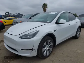 2024 Tesla Model Y with VIN 7SAYGDED4RF055859, listed as a IAAI auction lot 42201099 with 17,373 mi miles and . Bid and sale history available at DreamBid. Image 20.