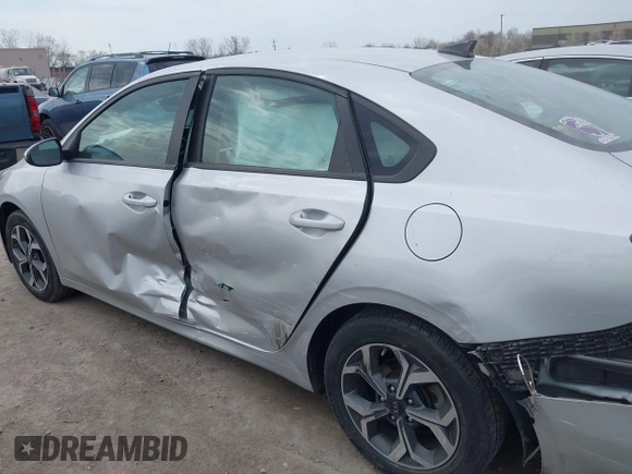 2019 Kia Forte LXS z VIN 3KPF24AD1KE006039, wystawiony jako IAAI lot #42076523 z przebiegiem 70 775 mil mil oraz . Historia ofert i sprzedaży dostępna na DreamBid. Obrazek 17.