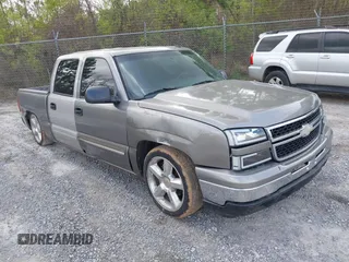 2006 Chevrolet Silverado 1500 LT1 with VIN 2GCEC13T661222743, listed as a IAAI auction lot 41837694 with 205,426 mi miles. Bid and sale history available at carsss.com. Image 1.