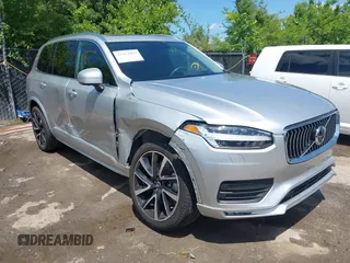 2021 Volvo XC90 Momentum z VIN YV4A22PKXM1697255, wystawiony jako IAAI lot #42324493 z przebiegiem 16 228 mil mil oraz . Historia ofert i sprzedaży dostępna na DreamBid. Obrazek 1.