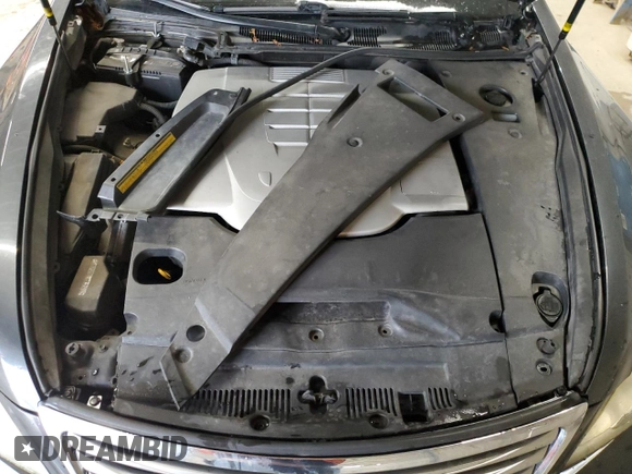 2011 Lexus LS 460 z VIN JTHBL5EFXB5105854, wystawiony jako Copart lot #44451525 z przebiegiem 166 136 mil mil oraz Szkoda całkowita • Salvage title. Historia ofert i sprzedaży dostępna na DreamBid. Obrazek 11.
