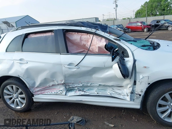 2011 Mitsubishi Outlander SE z VIN JA4AP4AU1BZ021926, wystawiony jako IAAI lot #42269085 z przebiegiem 113 010 mil mil oraz . Historia ofert i sprzedaży dostępna na DreamBid. Obrazek 13.