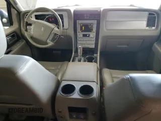 2010 Lincoln Navigator с VIN 5LMJJ3J58AEJ10157, выставлен на аукционе Copart как лот 54834525 с пробегом 181 146 миль миль и Списание • Salvage title. История ставок и продаж доступна на DreamBid. Изображение 8.