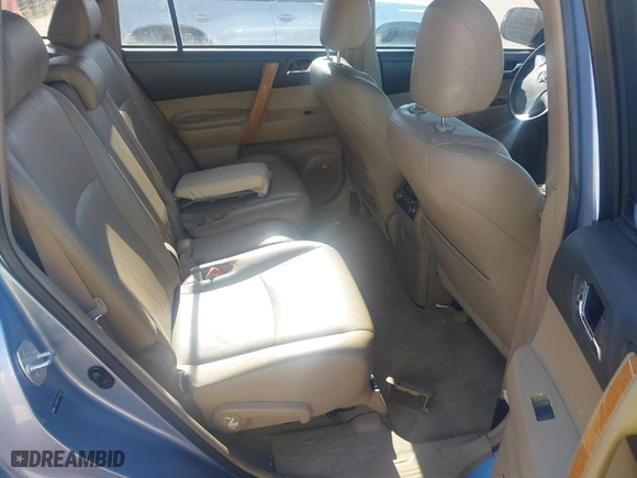 2008 Toyota Highlander Hybrid Limited with VIN JTEEW44A382002576, listed as a IAAI auction lot 41831706 with 211,978 mi miles. Bid and sale history available at carsss.com. Image 8.