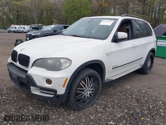 2009 BMW X5 30i with VIN 5UXFE43559L274508, listed as a IAAI auction lot 42123256 with 137,374 mi miles. Bid and sale history available at carsss.com. Image 2.