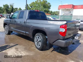 2018 Toyota Tundra SR z VIN 5TFUY5F19JX775462, wystawiony jako IAAI lot #34435962 z przebiegiem 44 563 mil mil oraz . Historia ofert i sprzedaży dostępna na DreamBid. Obrazek 3.