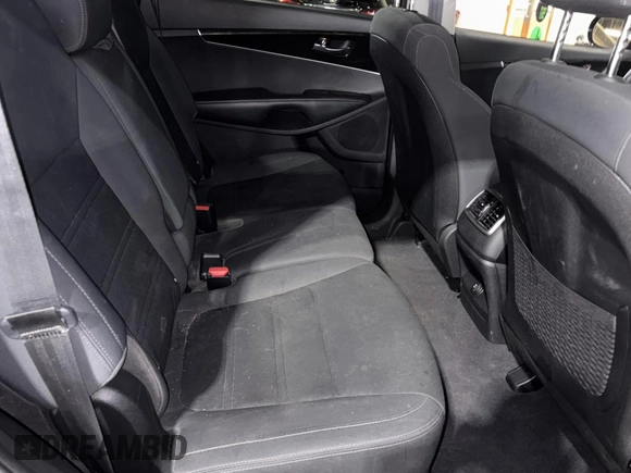 2019 Kia Sorento LX with VIN 5XYPG4A3XKG567081, listed as a Copart auction lot 53941055 with 125,468 mi miles and Clean Title. Bid and sale history available at carsss.com. Image 6.