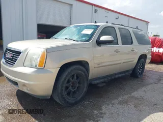 2008 GMC Yukon XL SLT with VIN 1GKFC16058R104137, listed as a IAAI auction lot 42111628 with 285,985 mi miles. Bid and sale history available at carsss.com. Image 2.