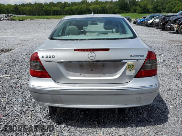 2008 Mercedes-Benz E 320 with VIN WDBUF22X58B266439, listed as a Copart auction lot 61152695 with 82,576 mi miles and Salvage title. Bid and sale history available at DreamBid. Image 6.
