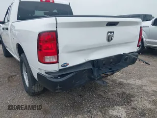 2023 Ram 1500 Tradesman z VIN 1C6RR6FG9PS527089, wystawiony jako IAAI lot #42261047 z przebiegiem 20 684 mil mil oraz . Historia ofert i sprzedaży dostępna na DreamBid. Obrazek 6.