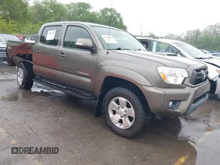 2013 Toyota Tacoma z VIN 3TMLU4EN3DM124022, wystawiony jako IAAI lot #42092949 z przebiegiem 143 752 mil mil oraz . Historia ofert i sprzedaży dostępna na DreamBid. Obrazek 1.