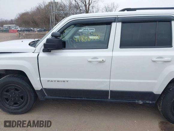2014 Jeep Patriot Sport with VIN 1C4NJRBB9ED852112, listed as a IAAI auction lot 41886940 with 138,825 mi miles. Bid and sale history available at carsss.com. Image 13.