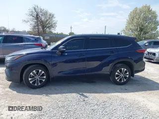 2021 Toyota Highlander XLE with VIN 5TDGZRBH4MS543611, listed as a IAAI auction lot 42117900 with 66,333 mi miles and . Bid and sale history available at DreamBid. Image 14.