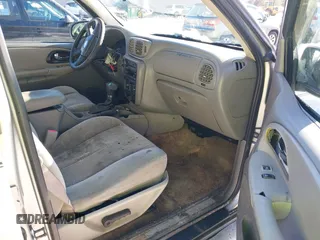 2007 Chevrolet TrailBlazer LT with VIN 1GNDT13S572246804, listed as a IAAI auction lot 41680244 with 198,825 mi miles. Bid and sale history available at carsss.com. Image 5.