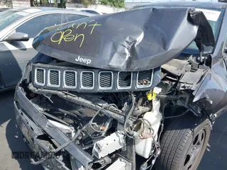2019 Jeep Compass Sport с VIN 3C4NJCAB2KT614851, выставлен на аукционе IAAI как лот 42554192 с пробегом Не указан миль и . История ставок и продаж доступна на DreamBid. Изображение 7.