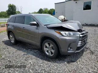 2018 Toyota Highlander Limited with VIN 5TDDZRFH9JS817037, listed as a Copart auction lot 60607945 with 101,624 mi miles and Salvage title. Bid and sale history available at DreamBid. Image 4.