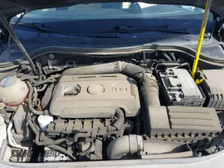 2010 Volkswagen CC Lux Plus with VIN WVWHN7AN1AE542428, listed as a IAAI auction lot 40251462 with 136,899 mi miles. Bid and sale history available at carsss.com. Image 10.