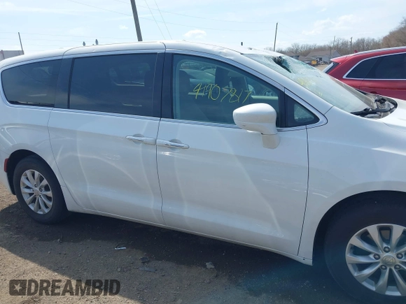2018 Chrysler Pacifica Touring Plus with VIN 2C4RC1FG8JR125229, listed as a IAAI auction lot 41907817 with 107,914 mi miles and . Bid and sale history available at DreamBid. Image 13.