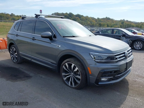 2020 Volkswagen Tiguan SEL Premium R-Line with VIN 3VV4B7AX2LM150484, listed as a IAAI auction lot 40675784 with 37,757 mi miles. Bid and sale history available at carsss.com. Image 1.