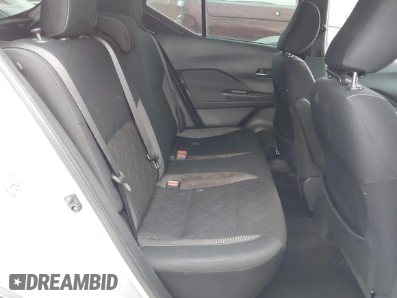 2019 Nissan Kicks SR with VIN 3N1CP5CU1KL535075, listed as a IAAI auction lot 42051466 with 73,730 mi miles. Bid and sale history available at carsss.com. Image 8.