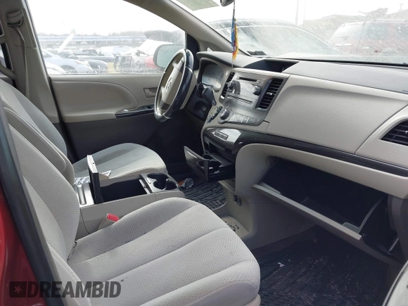 2014 Toyota Sienna LE AAS with VIN 5TDKK3DC3ES411177, listed as a IAAI auction lot 41650472 with 25,000 mi miles. Bid and sale history available at carsss.com. Image 5.
