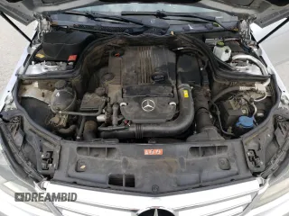 2013 Mercedes-Benz C 250 Sport z VIN WDDGF4HB9DR263699, wystawiony jako Copart lot #51379384 z przebiegiem 123 016 mil mil oraz Szkoda całkowita • Salvage title. Historia ofert i sprzedaży dostępna na DreamBid. Obrazek 11.