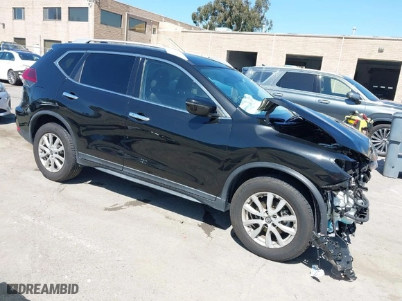2020 Nissan Rogue SV with VIN KNMAT2MV1LP533323, listed as a IAAI auction lot 41992342 with 51,822 mi miles. Bid and sale history available at carsss.com. Image 1.