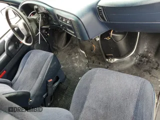 2004 Chevrolet Astro Cargo with VIN 1GCDM19X74B123719, listed as a Copart auction lot 55376044 with 158,463 mi miles and Salvage Title. Bid and sale history available at carsss.com. Image 8.