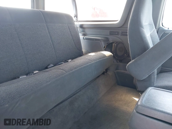 1992 Ford Bronco XL with VIN 1FMEU15N8NLA25301, listed as a IAAI auction lot 41749043 with 1 mi miles. Bid and sale history available at carsss.com. Image 8.