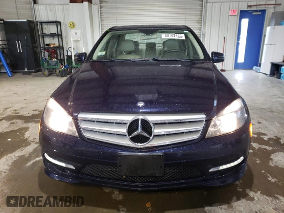 2011 Mercedes-Benz C 300 Sport z VIN WDDGF8BB9BR135198, wystawiony jako Copart lot #58187185 z przebiegiem 102 248 mil mil oraz Czysty tytuł • Clean title. Historia ofert i sprzedaży dostępna na DreamBid. Obrazek 5.