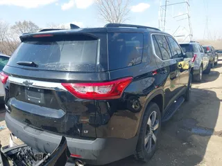 2020 Chevrolet Traverse LT Leather with VIN 1GNERHKW7LJ323401, listed as a IAAI auction lot 41781030 with 25,189 mi miles. Bid and sale history available at carsss.com. Image 4.