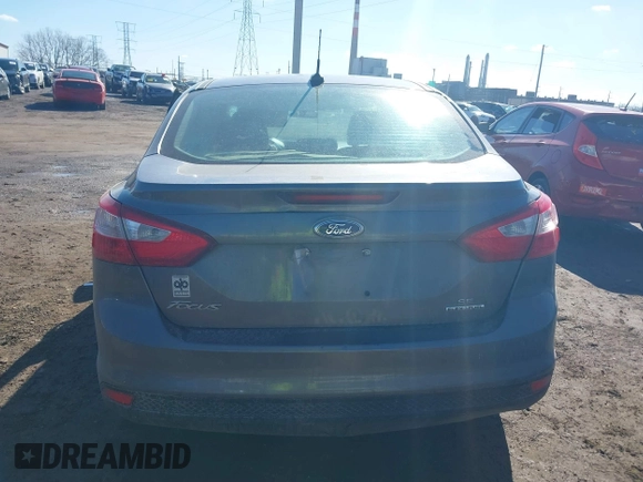 2014 Ford Focus SE with VIN 1FADP3F28EL388713, listed as a IAAI auction lot 41667908 with 125,294 mi miles. Bid and sale history available at carsss.com. Image 17.