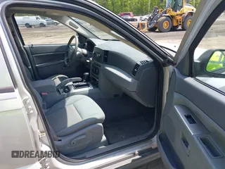 2007 Jeep Grand Cherokee Laredo with VIN 1J8GS48K47C516272, listed as a IAAI auction lot 42155035 with 181,132 mi miles. Bid and sale history available at carsss.com. Image 5.