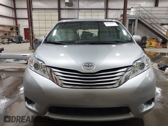 2017 Toyota Sienna LE with VIN 5TDJZ3DC9HS185755, listed as a IAAI auction lot 41838859 with 42,992 mi miles. Bid and sale history available at carsss.com. Image 13.