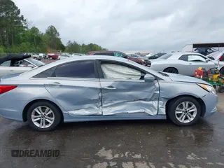 2013 Hyundai Sonata GLS z VIN 5NPEB4AC2DH781807, wystawiony jako IAAI lot #41958385 z przebiegiem 177 531 mil mil oraz . Historia ofert i sprzedaży dostępna na DreamBid. Obrazek 13.