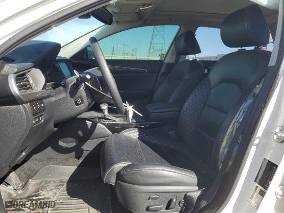 2017 Kia Cadenza Premium with VIN KNALC4J11H5070072, listed as a Copart auction lot 46527985 with 25,598 mi miles and Salvage Title. Bid and sale history available at carsss.com. Image 7.